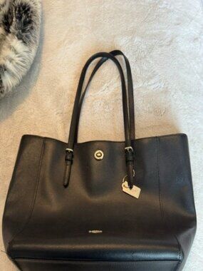 Vintage NYC Coach Black Leather Shoulder Bag